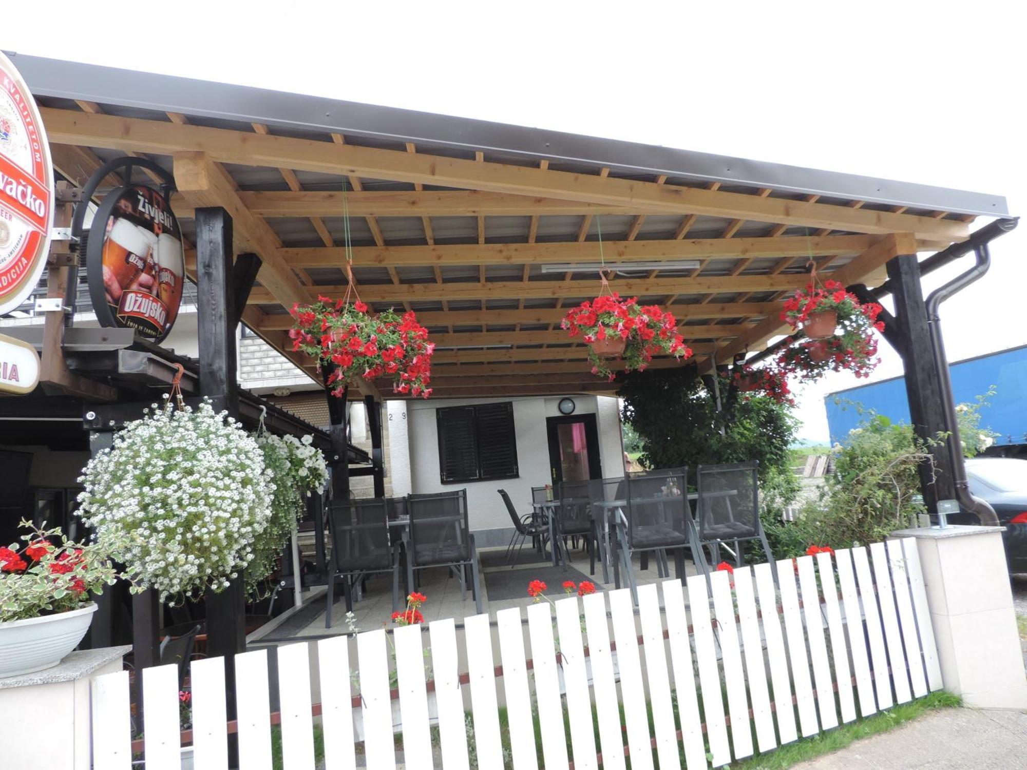 Bed And Breakfast Victoria Ogulin Esterno foto