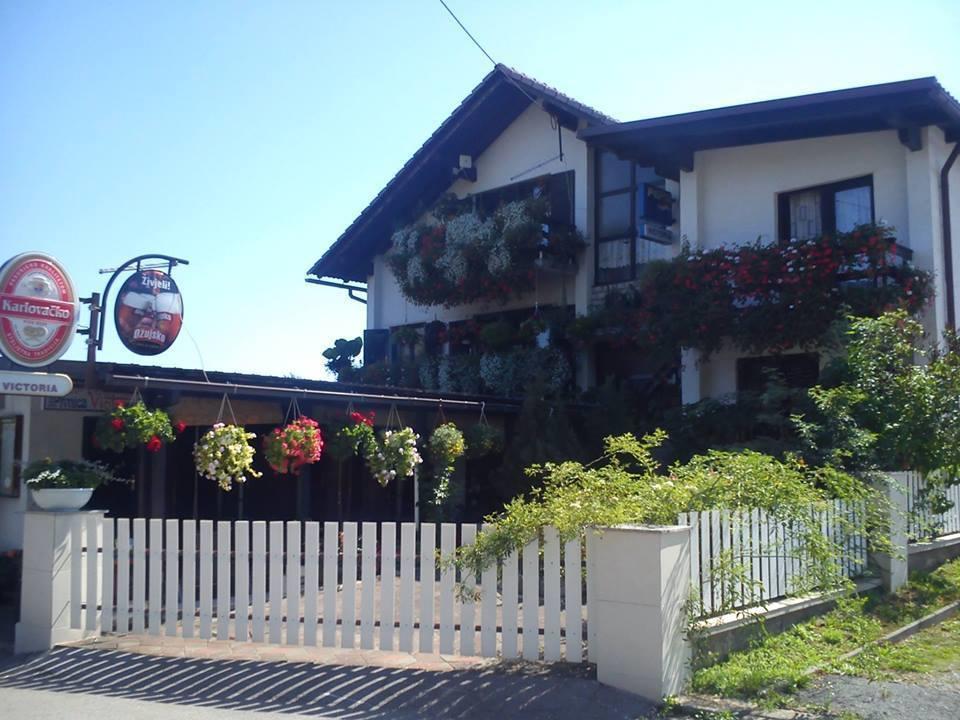 Bed And Breakfast Victoria Ogulin Esterno foto